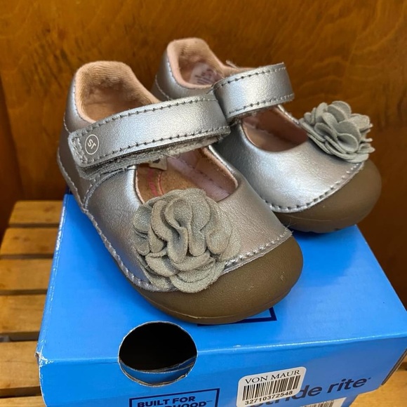 Stride Rite Other - Stride Rite size3 Shoes